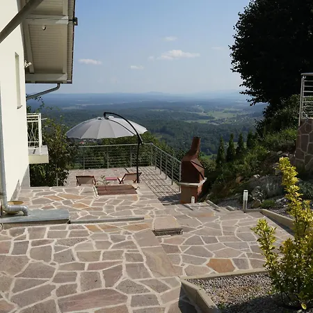 Počitniška hiša Vineyard Skyview Semic